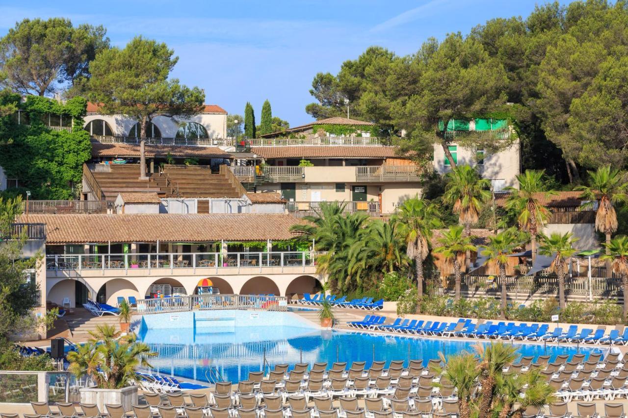 Frantheor Frejus 5 Etoiles Hotel Exterior photo